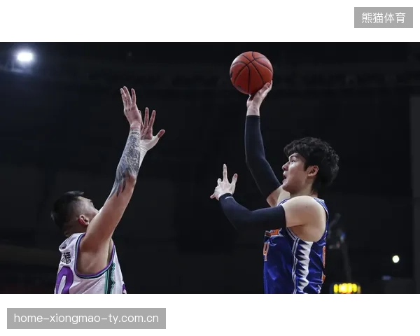 CBA王哲林篮板卡位训练更主动,打造全能内线新标杆